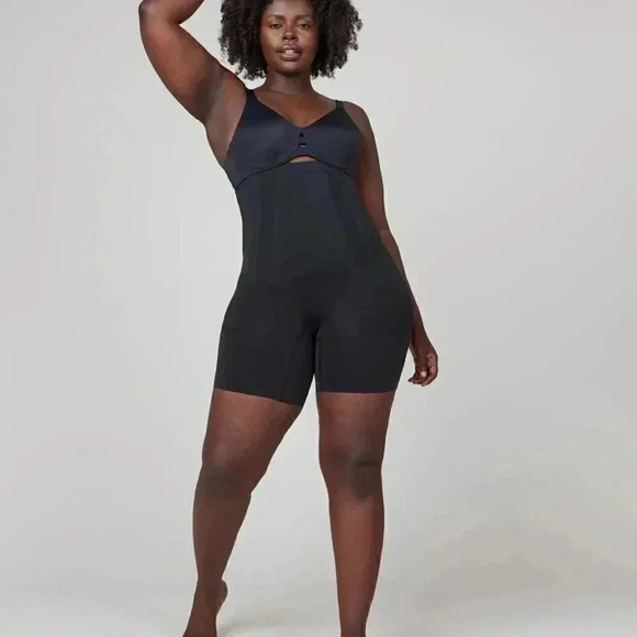 NWOT SPANX OnCore High-Waisted Mid-Thigh Short L - Picture 1 of 7